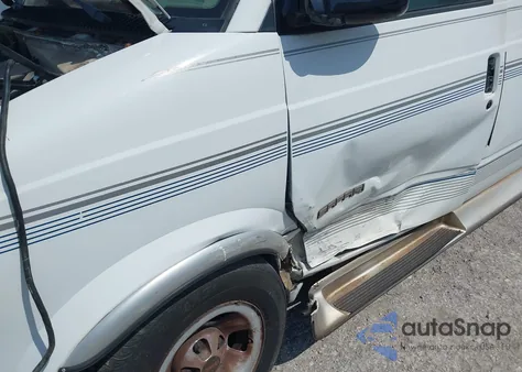 1999 GMC Safari Yf7 Upfitter Package z USA, uszkodzony, nr VIN 1GDDM19WXXB508764